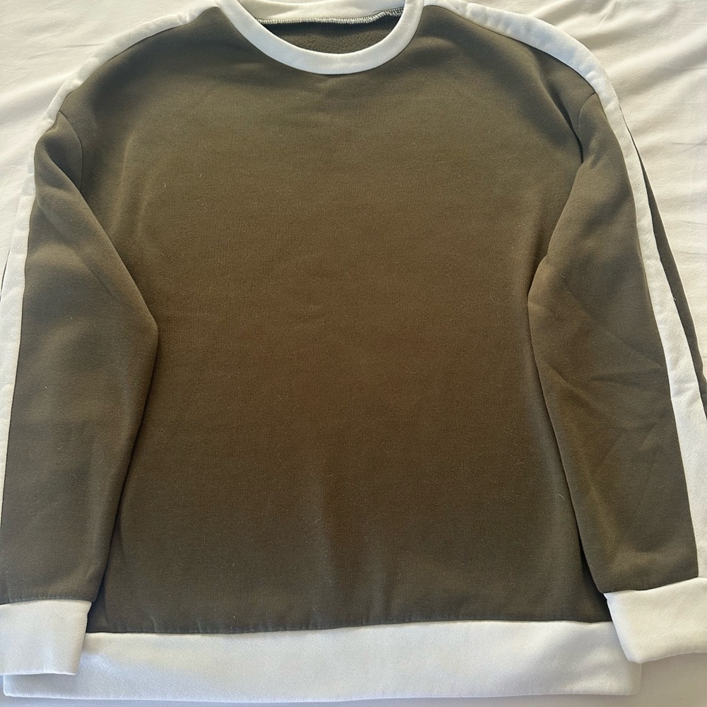 SHEIN Men's Khaki and White Crewneck Sweater